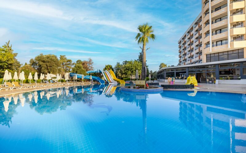 Hotel luxo família: conforto premium para crianças