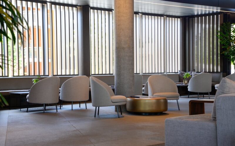 Hotéis de luxo para executivos: design que otimiza sua viagem