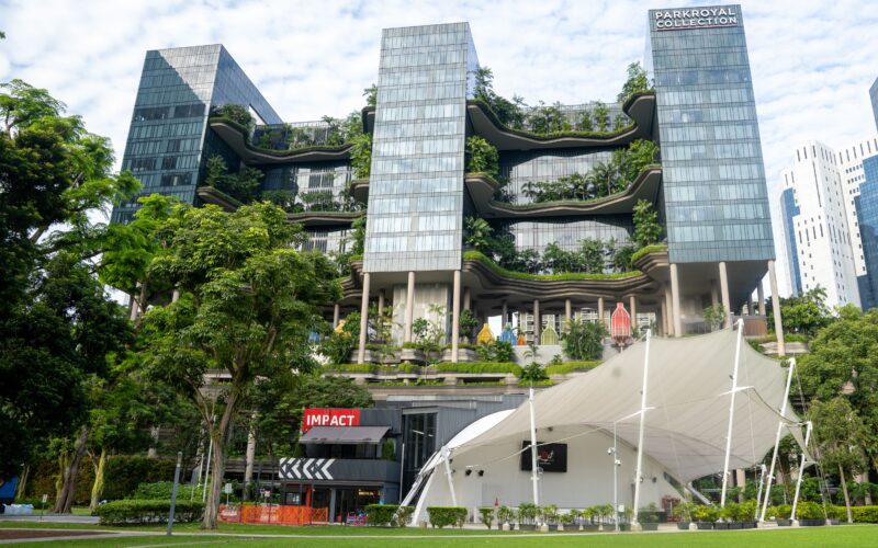 Design biofílico em hotéis de luxo sustentáveis